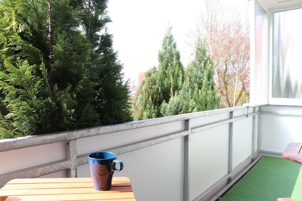 Ferienwohnung Wippsteert - 5 Sterne - Mit Balkon Und Pkw Stellplatz Emden Exterior photo