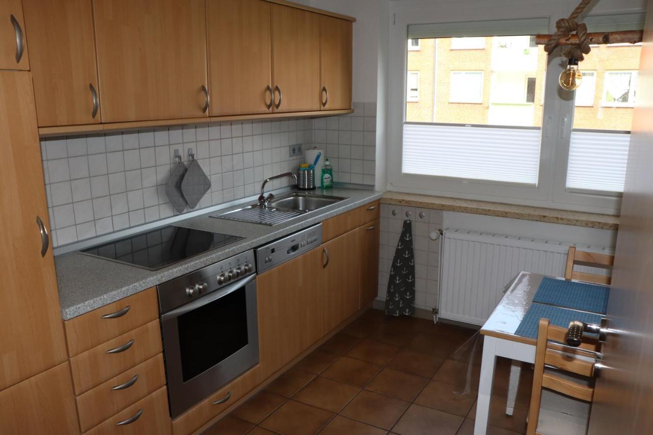 Ferienwohnung Wippsteert - 5 Sterne - Mit Balkon Und Pkw Stellplatz Emden Exterior photo
