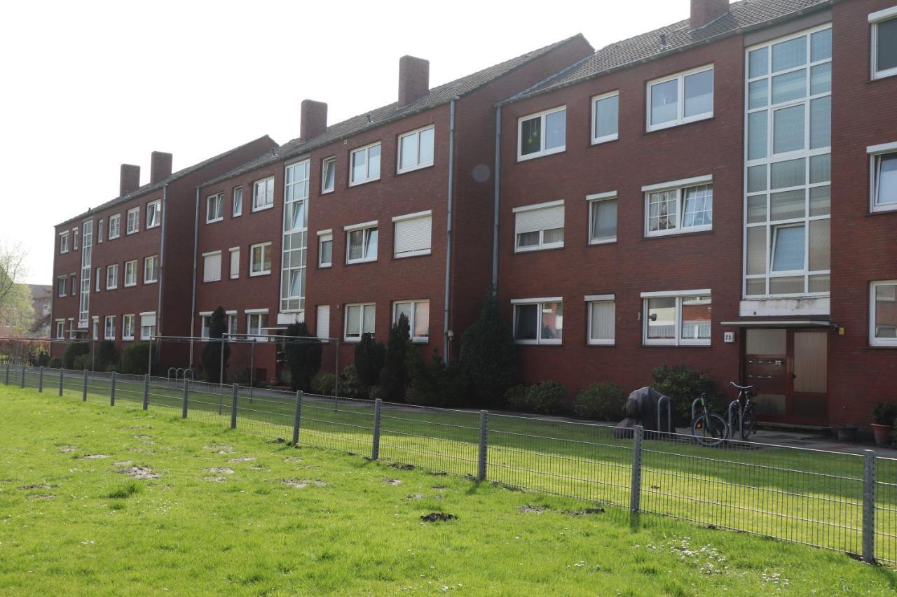 Ferienwohnung Wippsteert - 5 Sterne - Mit Balkon Und Pkw Stellplatz Emden Exterior photo